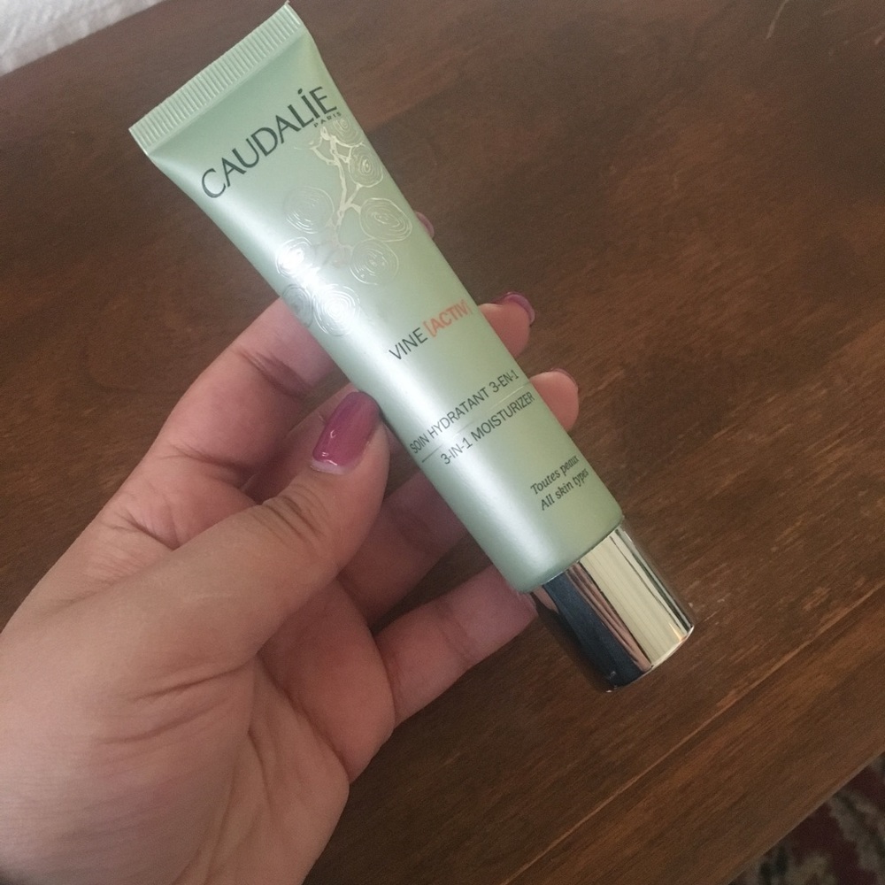Caudalie vine activ 3-in-1 moisturizer